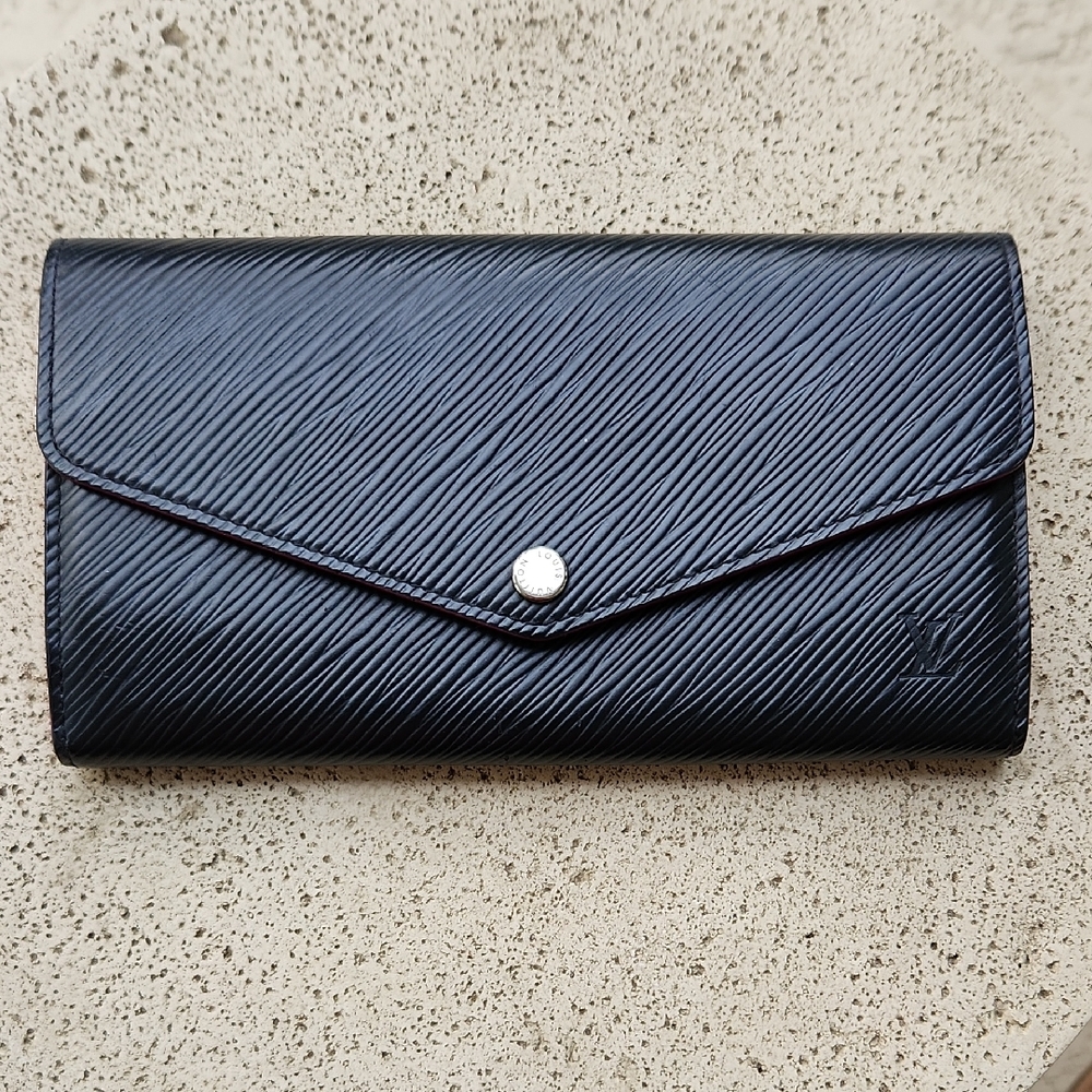 Louis Vuitton Sarah Wallet  Black Authentic